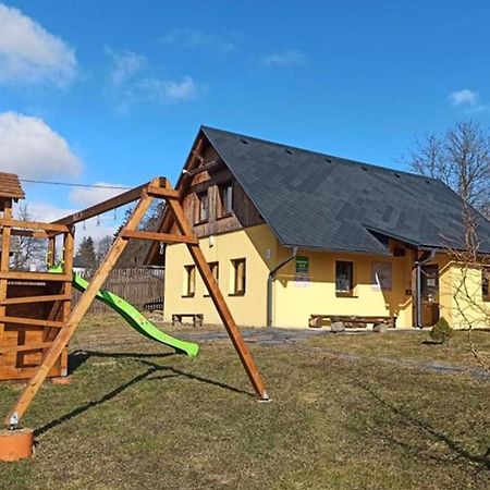 Pensiony A Ubytovani V Kempu Indiana Edrovice 外观 照片