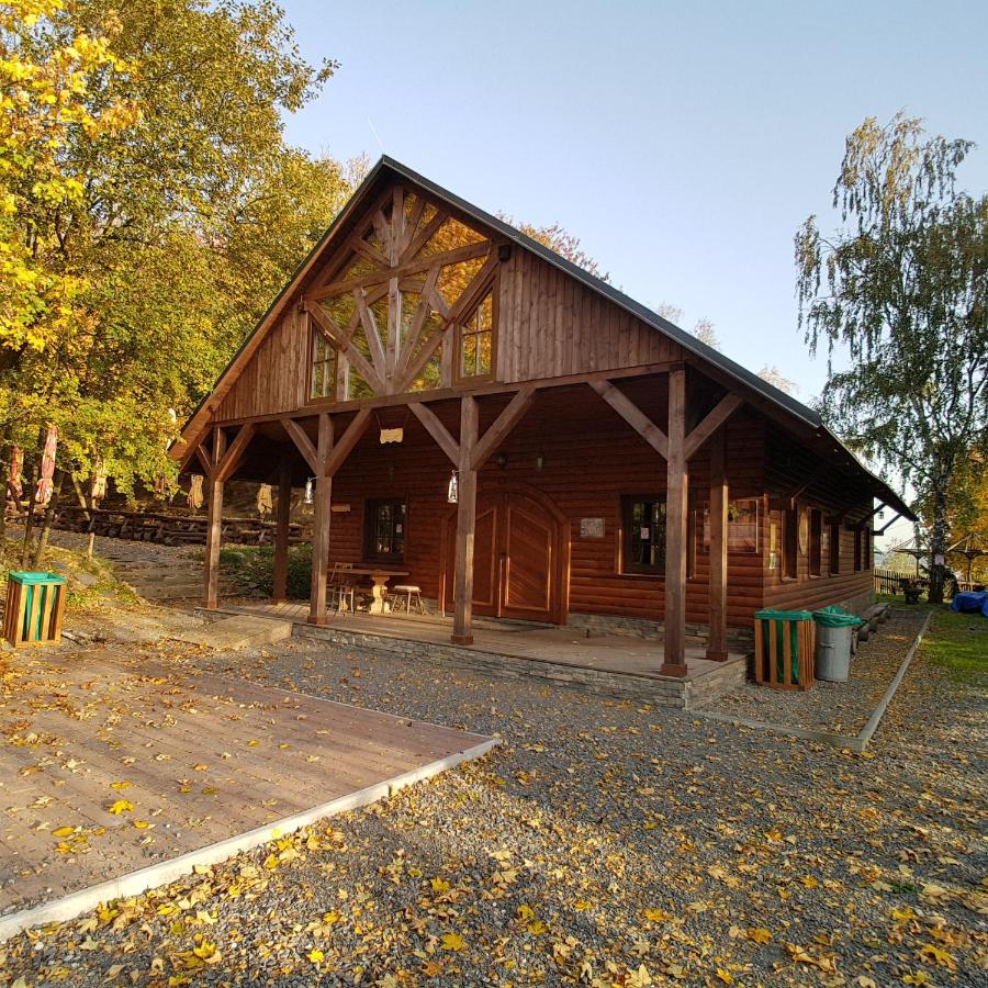 Pensiony A Ubytovani V Kempu Indiana Edrovice 外观 照片