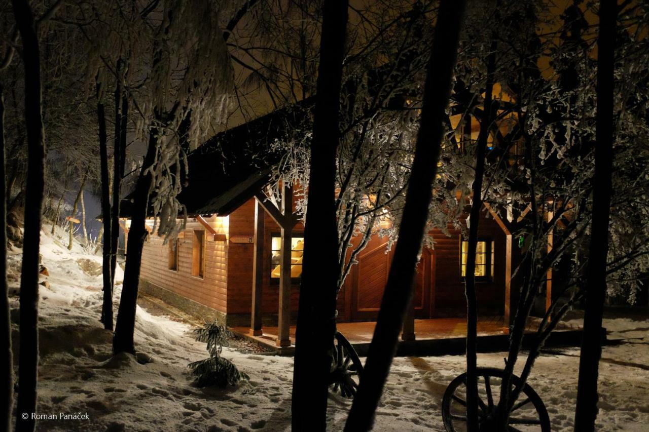 Pensiony A Ubytovani V Kempu Indiana Edrovice 外观 照片
